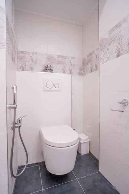 Sukromny Staromestsky Apartman V Uzasnej Lokalite/Cozy Old-Town Apartment In A Great Neighborhood 布拉迪斯拉发 外观 照片