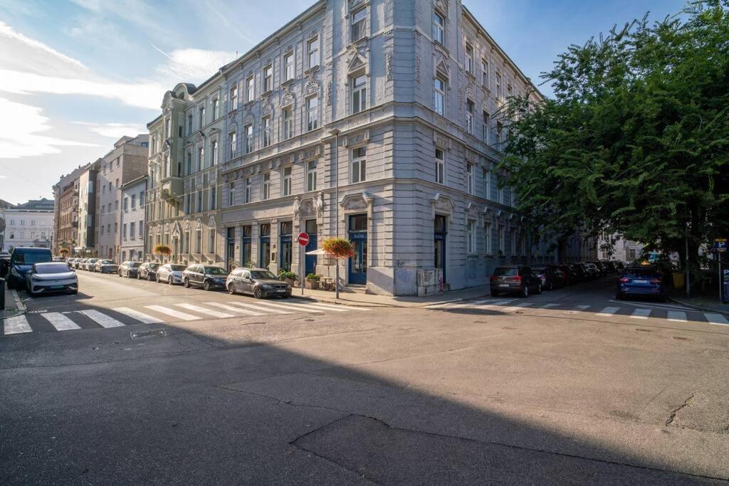 Sukromny Staromestsky Apartman V Uzasnej Lokalite/Cozy Old-Town Apartment In A Great Neighborhood 布拉迪斯拉发 外观 照片